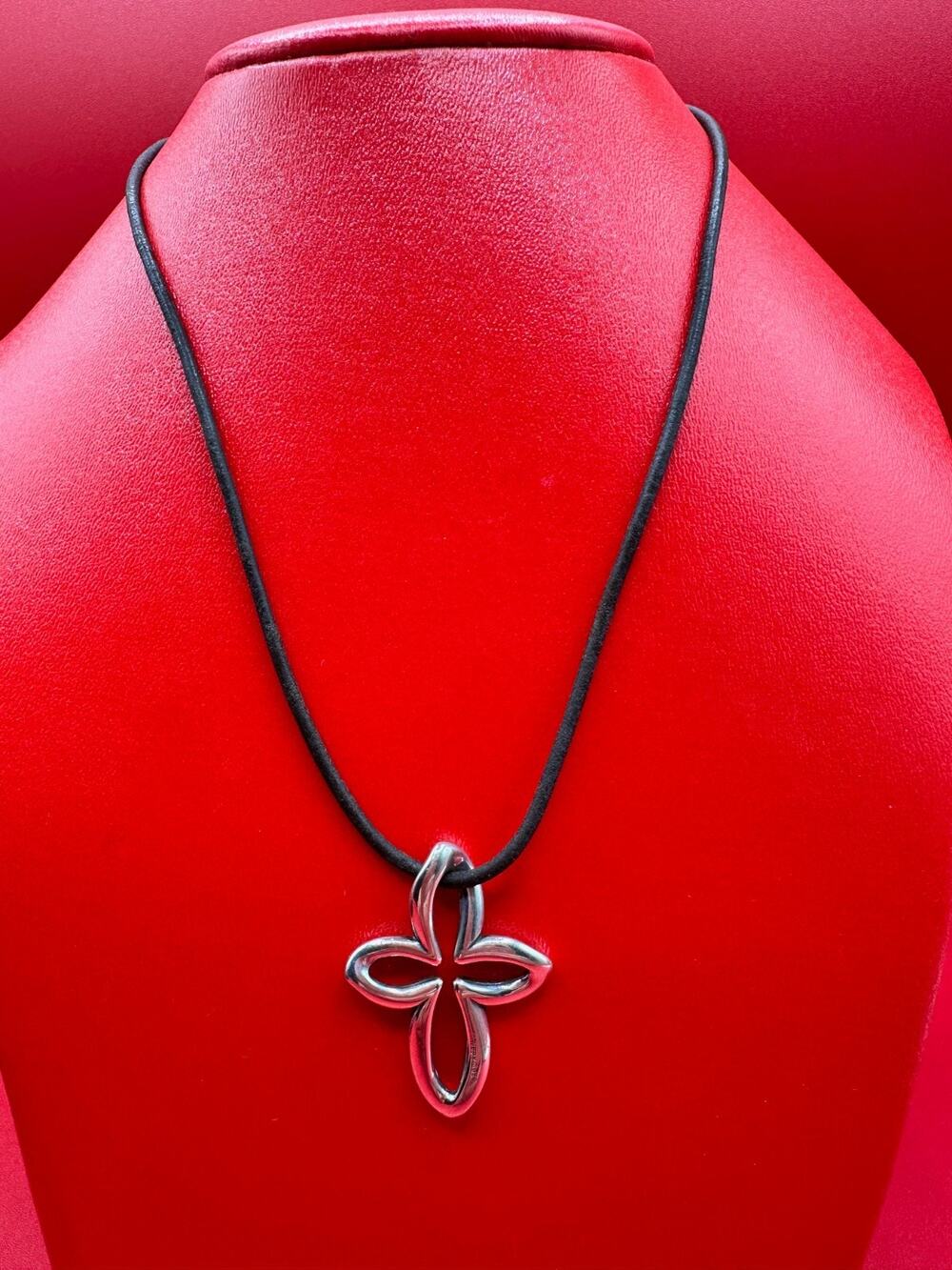 James Avery Retired Sterling Silver Cross Home Accent Pendant Leather Necklace